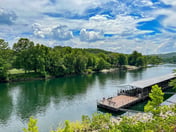 Lake Front ~ 2 BR WALK-IN with Large Deck! FREE TICKETS INCLUDED! (AP79-1)