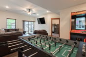 3BR WALK-IN ~ Near SDC ~ Game Room ~ 2 Pools ~ FREE TICKETS INCLUDED! (RR93A)
