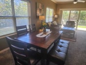 Luxury Lakeside Living--Free Attraction Tickets--Beautiful Views (MJ126)