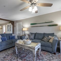 Beautifully Updated 3BR WALK-IN ~ Near the Strip ~ FREE TICKETS INCLUDED! (CH4-4)