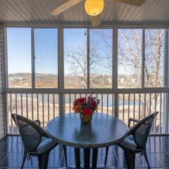 2 BD WALK-IN! Near The Strip! ~ Screened Porch ~ FREE TICKETS INCLUDED! (CH1-18)