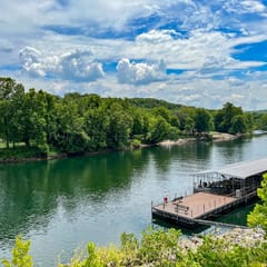 Lake Front ~ 2 BR WALK-IN with Large Deck! FREE TICKETS INCLUDED! (AP79-1)