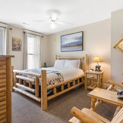 Historic Branson Hotel ~ Downtown ~ Hide-A-Way Room