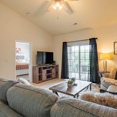 1BR ~ Elevator Accessible ~ Center Of Branson ~ FREE TICKETS INCLUDED! (RL8-11A)