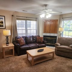 Golf Course View ~ Centrally Located! Stairs Required FREE Attraction Tickets Included! (FW7-1)