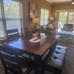 Luxury Lakeside Living--Free Attraction Tickets--Beautiful Views (MJ126)