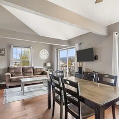 2BR Cozy Condo ~ Centrally Located ~ FREE TICKETS INCLUDED! (FC1-5)