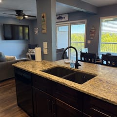 Lake View~Near SDC~FREE TICKETS INCLUDED! (TH 6-2)