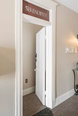 Serendipity Room (BHQ-5)