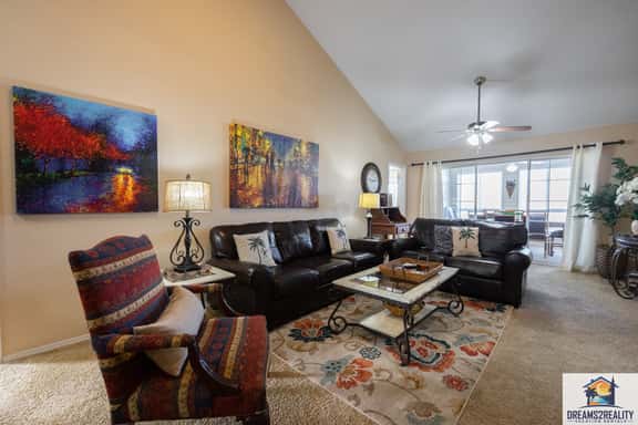 3 BDR Condo ~ Near the Strip and Golf Course ~ FREE TICKETS INCLUDED! (CH4-5) - Image 1