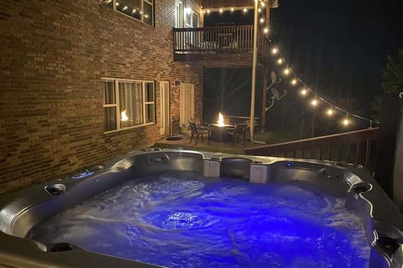 4BR WALK-IN ~ Game Room! ~ Fire Pit ~ FREE TICKETS INCLUDED! (DV-166L) - Image 1