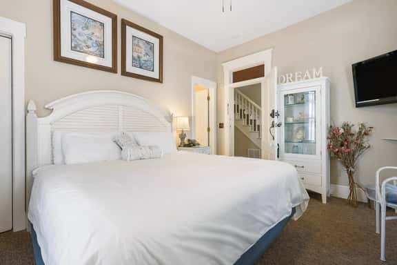 Historic Branson Hotel ~ Downtown ~The Quiet Quilt - Image 1