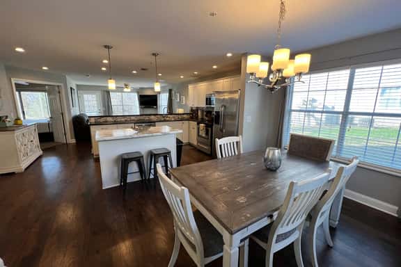 2 BR Condo Near "The Strip" and Golf ~ FREE ATTRACTION TICKETS INCLUDED (MB10-2) - Image 1