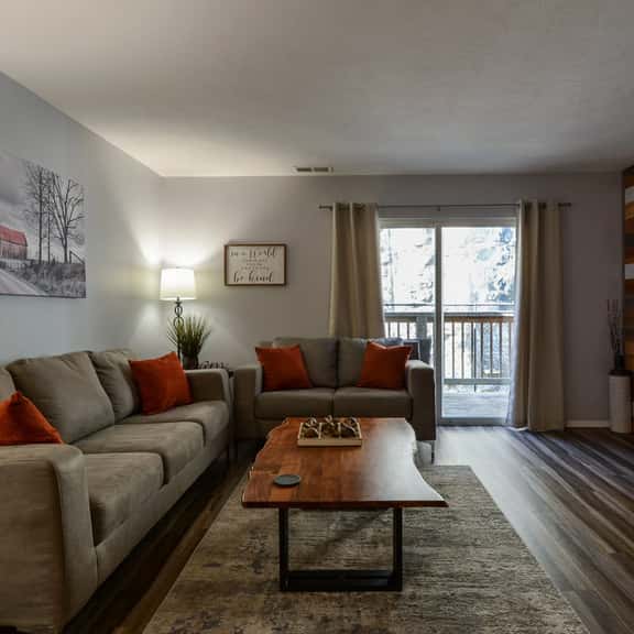 3 Bedroom Condo 🛍️Easy access to THE STRIP and SDC! 🎢 (VIN2912-3) - Image 1