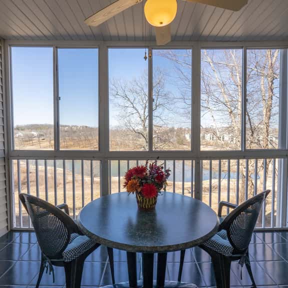 2 BD WALK-IN! Near The Strip! ~ Screened Porch ~ FREE TICKETS INCLUDED! (CH1-18) - Image 1