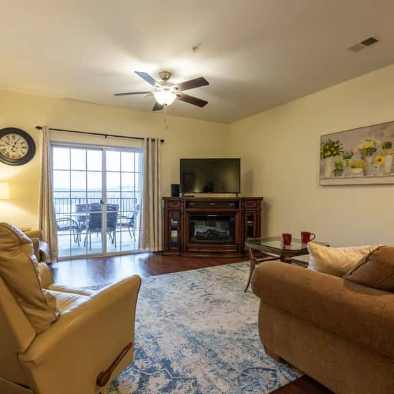 Elevator Access! Central Branson Location! (RL5-6) - Image 1