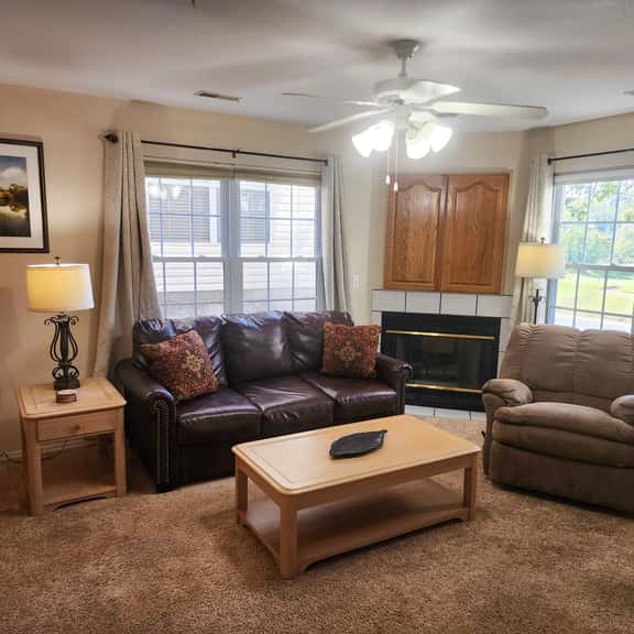 Golf Course View ~ Centrally Located! Stairs Required FREE Attraction Tickets Included! (FW7-1) - Image 1
