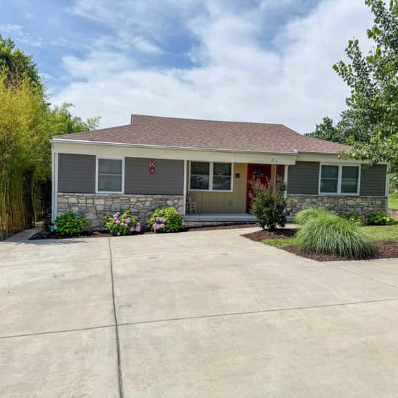 3BR Home ~ Near The Landing! Free Tickets Included! (CWC) - Image 1