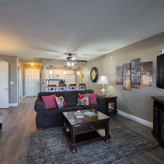 2 Bedroom WALK-IN ~ Golf Course view! ~ Near THE STRIP! (CL-C6) - Image 1