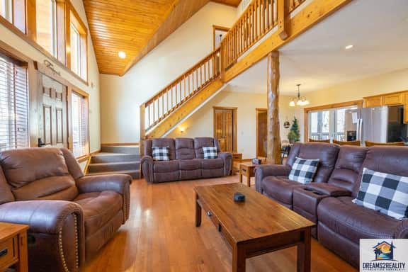 Forest Heights Lodge**