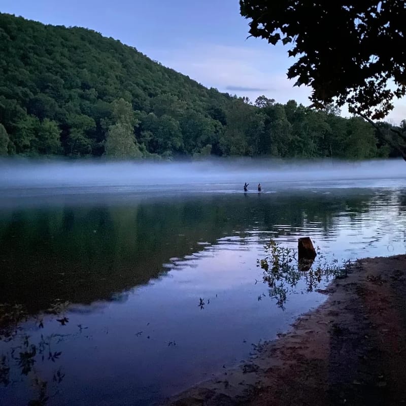 3BR Condo ~ Lake View! ~ Trout Fishing ~ Resort Amenities ~ FREE TICKETS INCLUDED! (PR69-9)