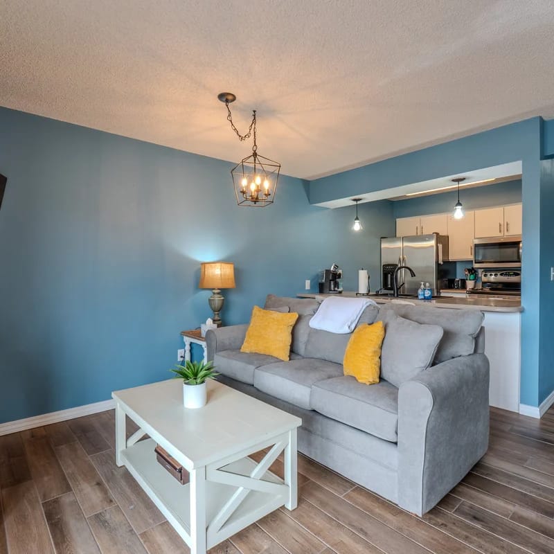 1-BR Updated Condo with a View ~ Pet Friendly ~ 2 Pools ~ FREE TICKETS INCLUDED! (PR38-1)