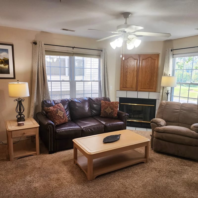 Golf Course View ~ Centrally Located! Stairs Required FREE Attraction Tickets Included! (FW7-1)